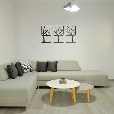 Alisahni Apartment 아다마스 외부 사진