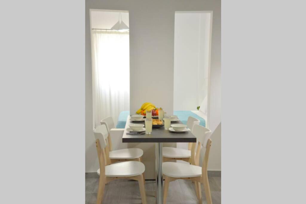 Alisahni Apartment 아다마스 외부 사진