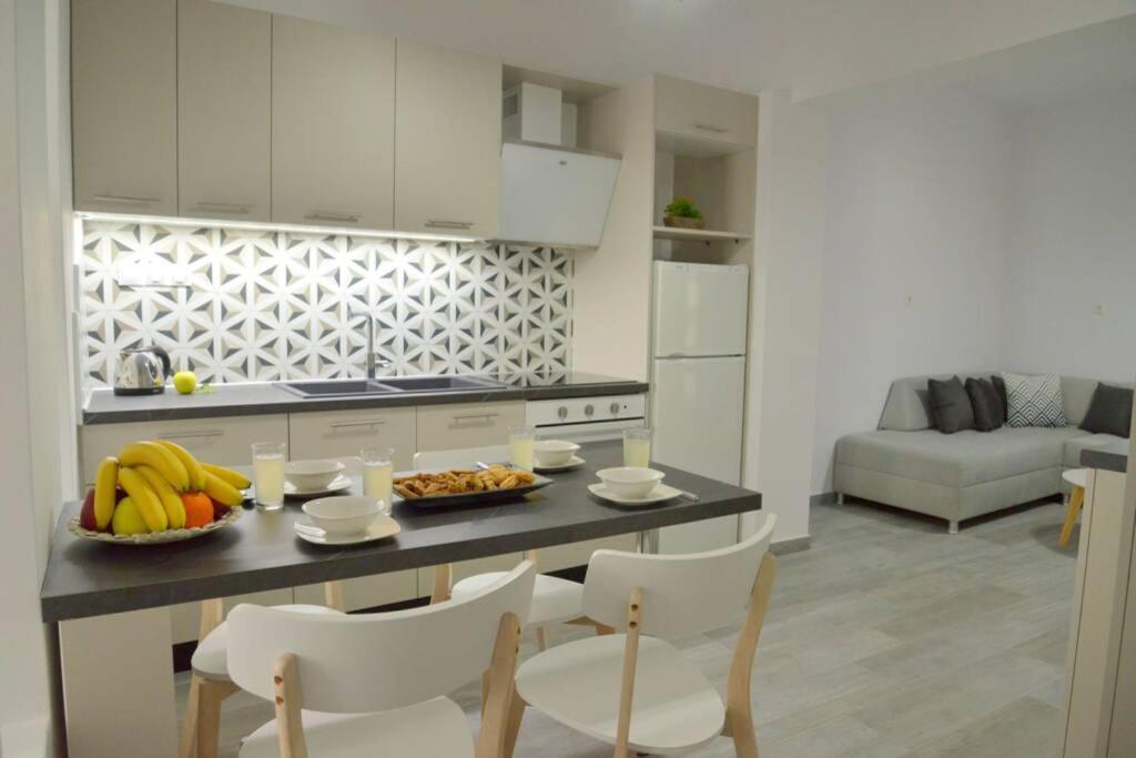 Alisahni Apartment 아다마스 외부 사진