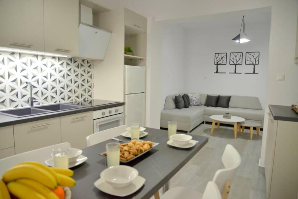Alisahni Apartment 아다마스 외부 사진